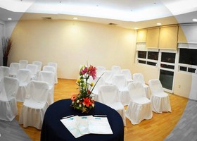 Angeles Suites Hotel