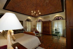 Casa Tres Leones