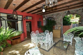 Casa Tres Leones