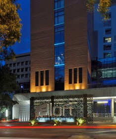 Hotel Guadalajara Country Club by HNF