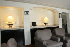 Del Marqués Hotel & Suites