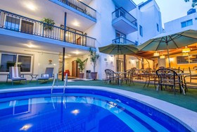 Del Marqués Hotel & Suites