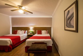 Del Marqués Hotel & Suites