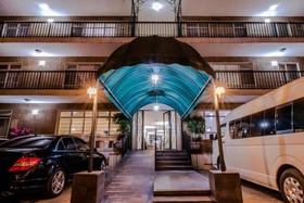 Del Marqués Hotel & Suites
