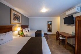 Del Marqués Hotel & Suites