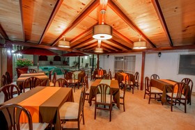 Del Marqués Hotel & Suites