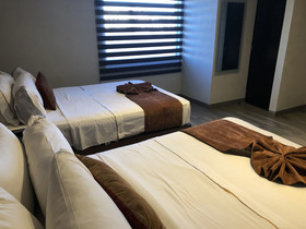 Hotel Dali Plaza