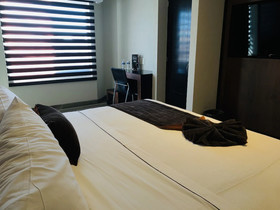 Hotel Dali Plaza