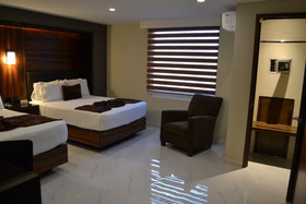 Hotel Dali Plaza