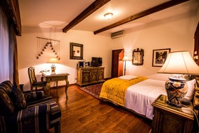 Hotel La Mansión del Sol