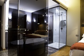 Love It Signature Hotel