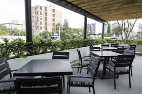 Love It Signature Hotel