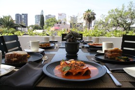 Love It Signature Hotel