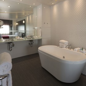 Ramada Encore by Wyndham Guadalajara Sur