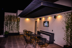 Six Hotel
