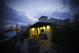 Six Hotel
