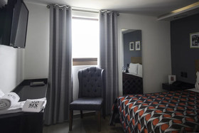 Six Hotel