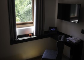 Six Hotel