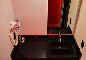 Six Hotel