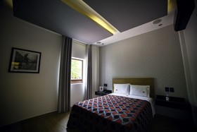 Six Hotel
