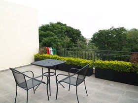 Six Hotel
