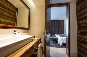 Square Small Luxury Hotel