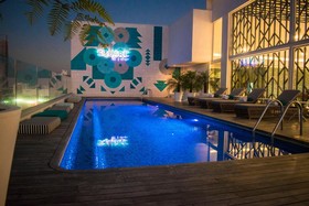 Square Small Luxury Hotel