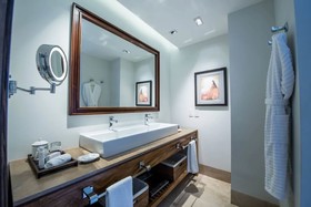 Square Small Luxury Hotel
