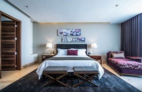Square Small Luxury Hotel