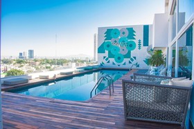 Square Small Luxury Hotel