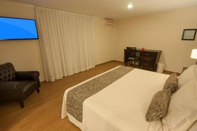 Suites Country Club