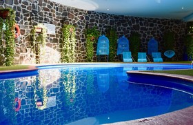 Suites Country Club