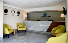Suites Country Club