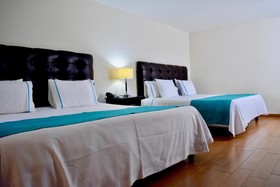 Suites Country Club