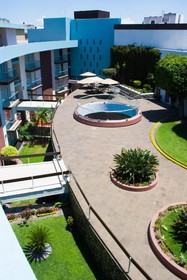 Suites Country Club