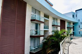 Suites Country Club