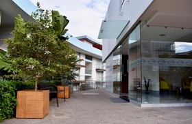 Suites Country Club