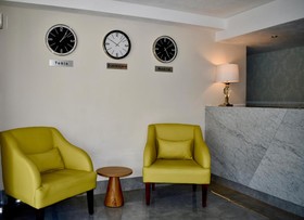 Suites Country Club