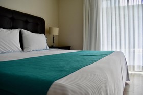 Suites Country Club