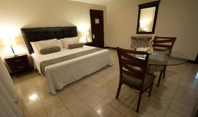 Suites Country Club