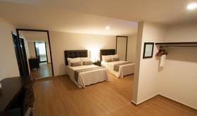 Suites Country Club