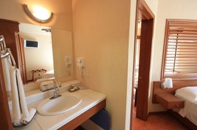 Alcazar Suites