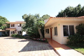 Alcazar Suites