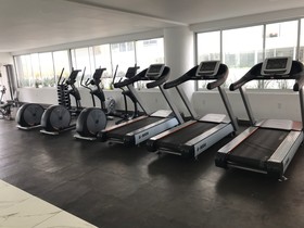 Metropolitan Suites
