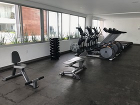 Metropolitan Suites