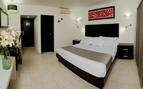 Hotel Expo Plaza