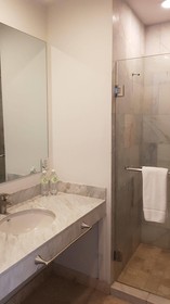 SR Hotel