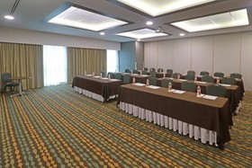 Wyndham Garden Guadalajara Acueducto