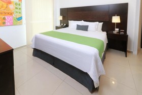 Wyndham Garden Guadalajara Acueducto