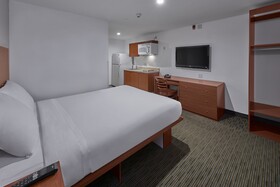 Extended Suites Monterrey Aeropuerto